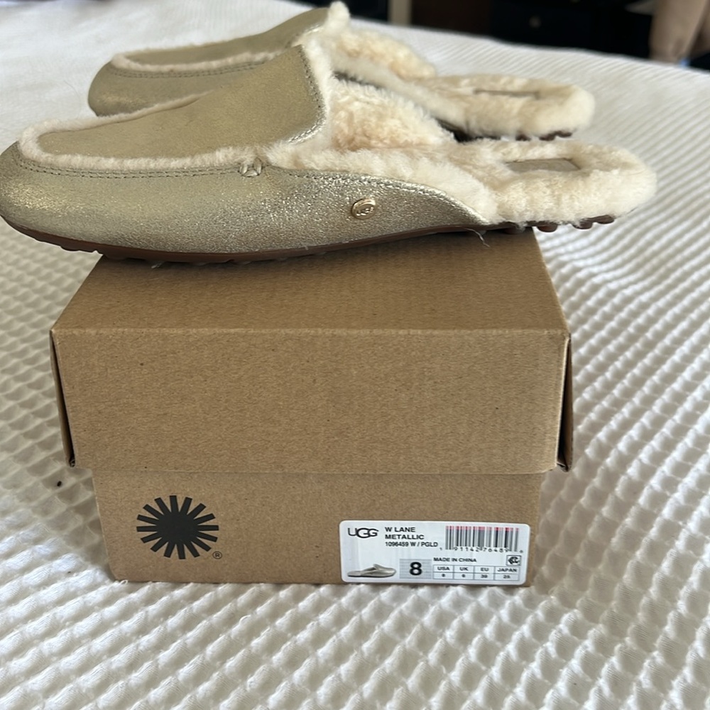 UGG LANE Slipper/Slide - Picture 3 of 5